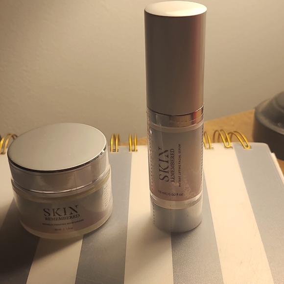 Skin remembered  freeze moisturizer and lift facial serum - Picture 1 of 2